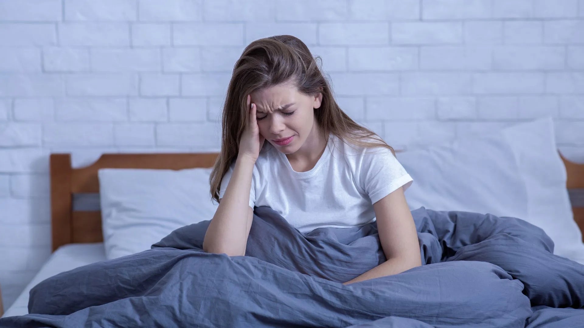 Insomnia: Uncovering Causes, Symptoms & Effective Treatments for Sleep Struggles