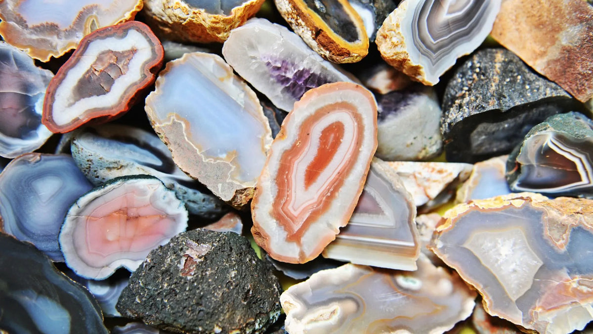 Exploring the Advantages of White Agate: A Versatile and Beneficial Gemstone